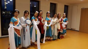 Mehr über den Artikel erfahren Salonorchester und chinesische Tanzgruppe im ev. Pflegewohnheim Schönow