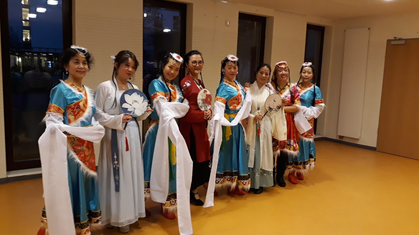 Du betrachtest gerade Salonorchester und chinesische Tanzgruppe im ev. Pflegewohnheim Schönow