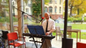 Mehr über den Artikel erfahren Musikcafé im Pflegewohnheim Haus Luther