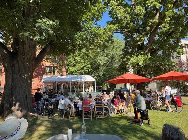 Du betrachtest gerade Sommerliches Grillfest mit Musik